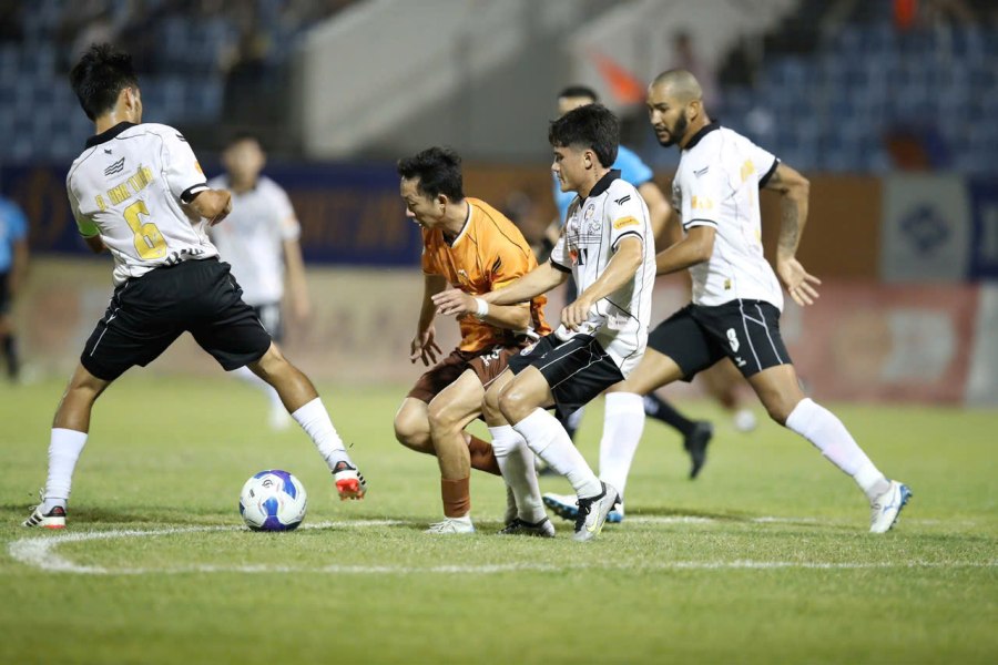 CLB Hoàng Anh Gia Lai bị Đà Nẵng cầm hòa.