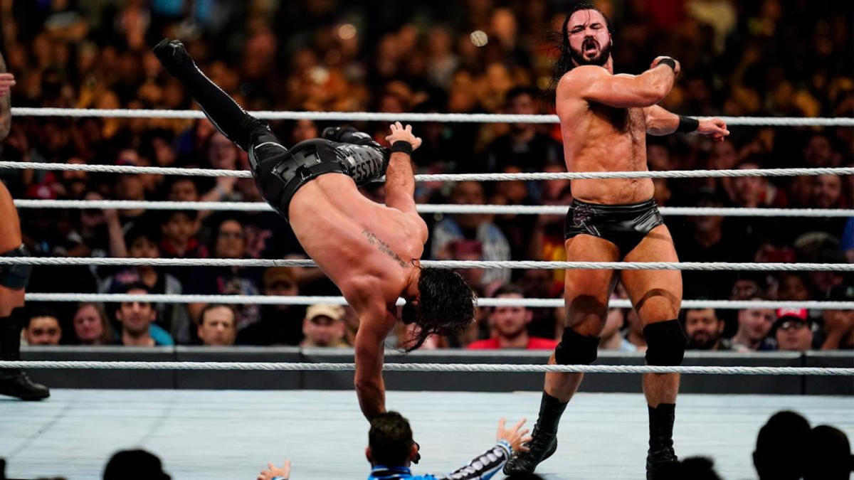 WWE là gì? Trò thể thao mạo hiểm và những điều bạn nên biết